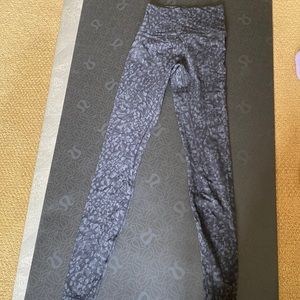 Black and gray cheetah print lulu leggings